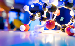 李克強(qiáng)：通過發(fā)展“互聯(lián)網(wǎng)+醫(yī)療”、醫(yī)聯(lián)體等 將優(yōu)質(zhì)醫(yī)療資源下沉